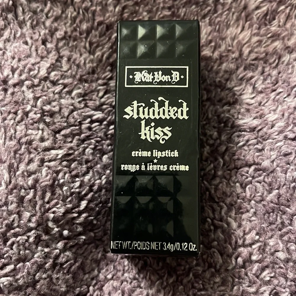 KVD Nahz Fur Atoo Studded Kiss Lipstick - Picture 4 of 5